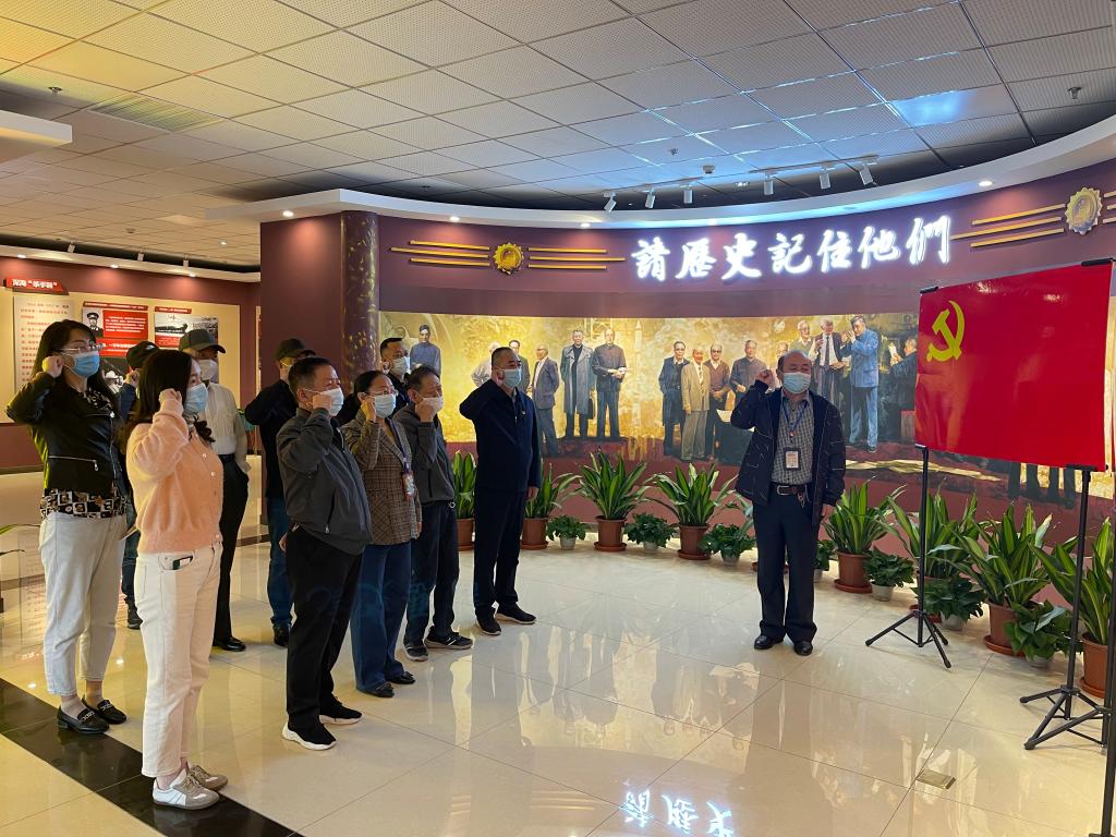 參觀“兩彈一星”展覽館 (2).jpg